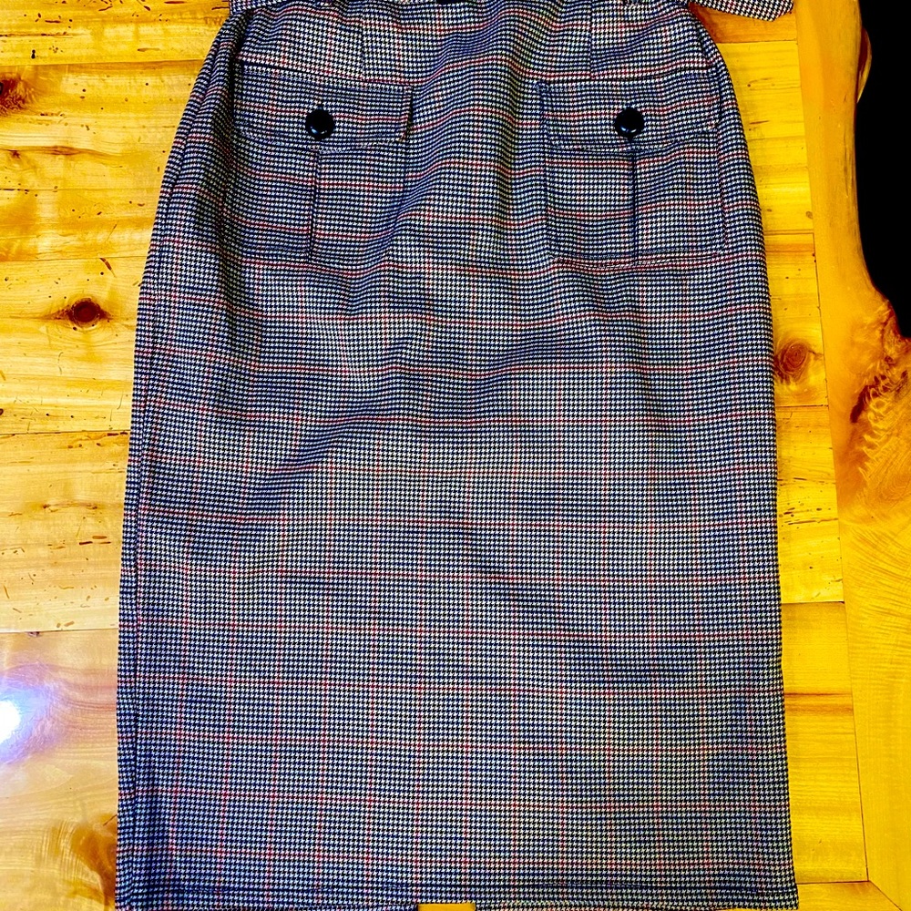 Women’s skirt below the knee